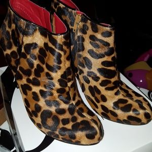 Like new Leopard booties